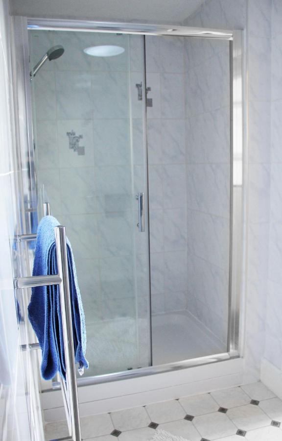 Ashfield Guesthouse Дуглас Экстерьер фото