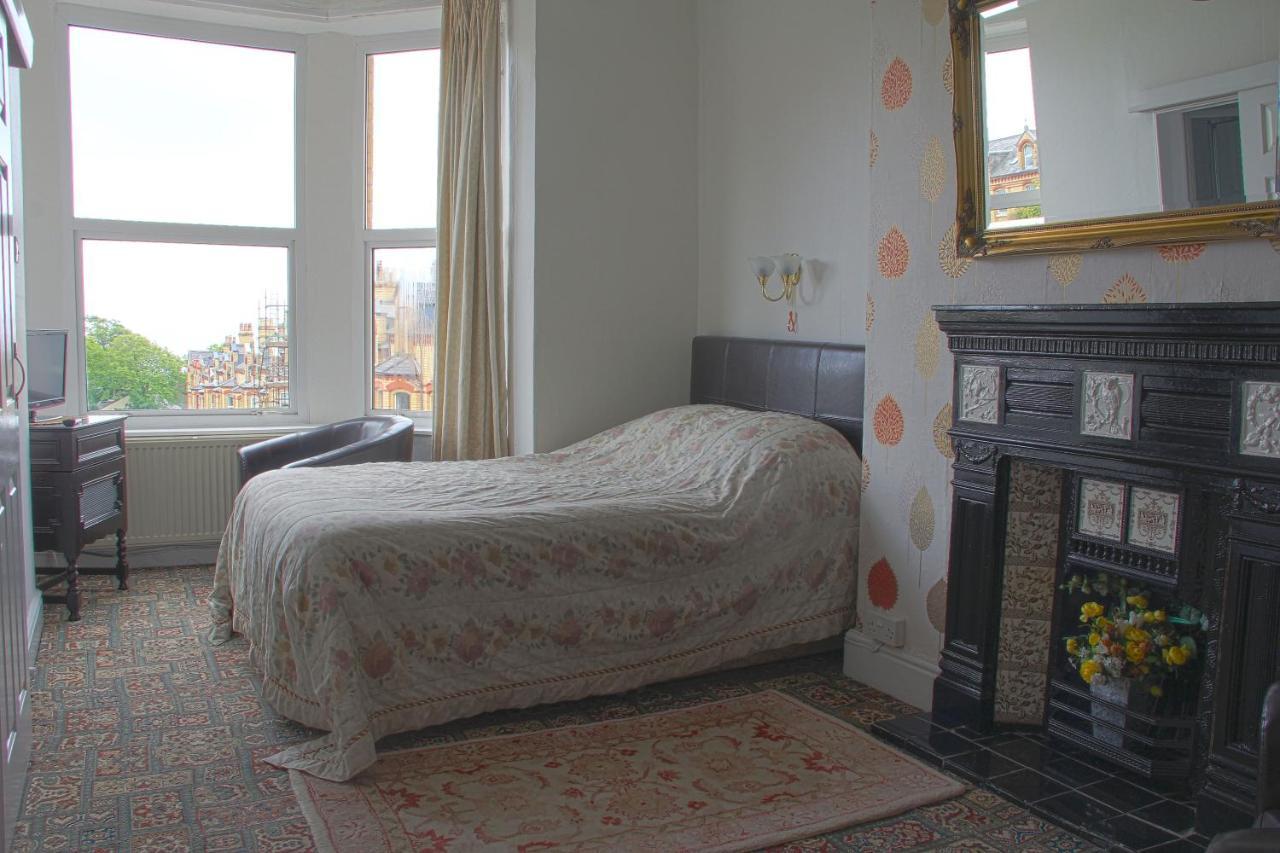 Ashfield Guesthouse Дуглас Экстерьер фото