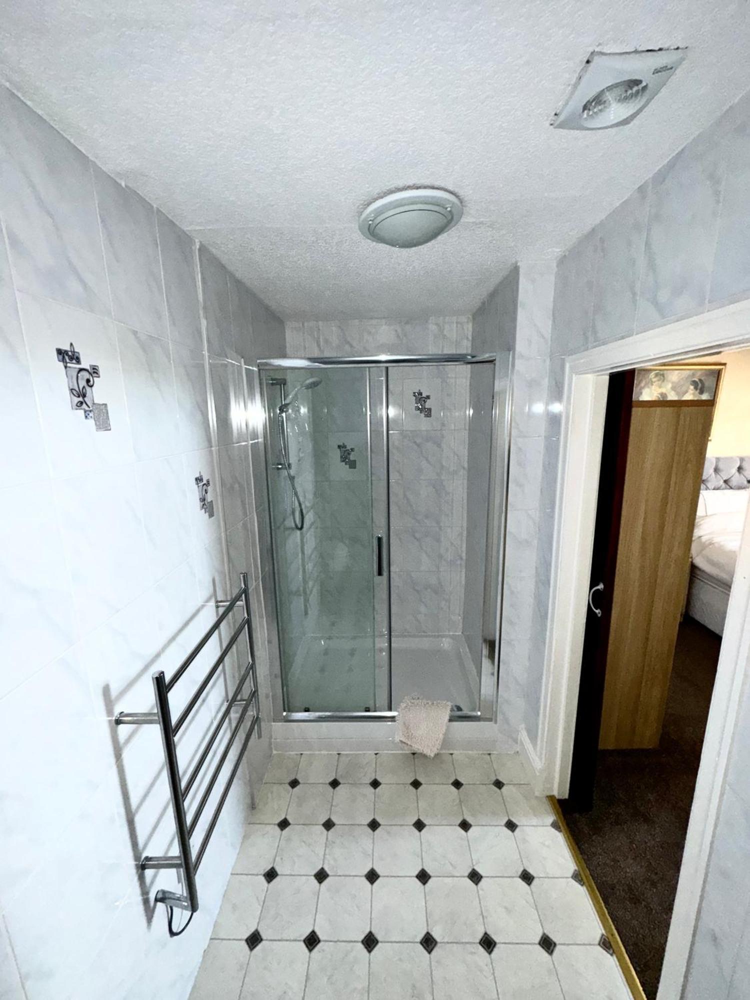 Ashfield Guesthouse Дуглас Экстерьер фото