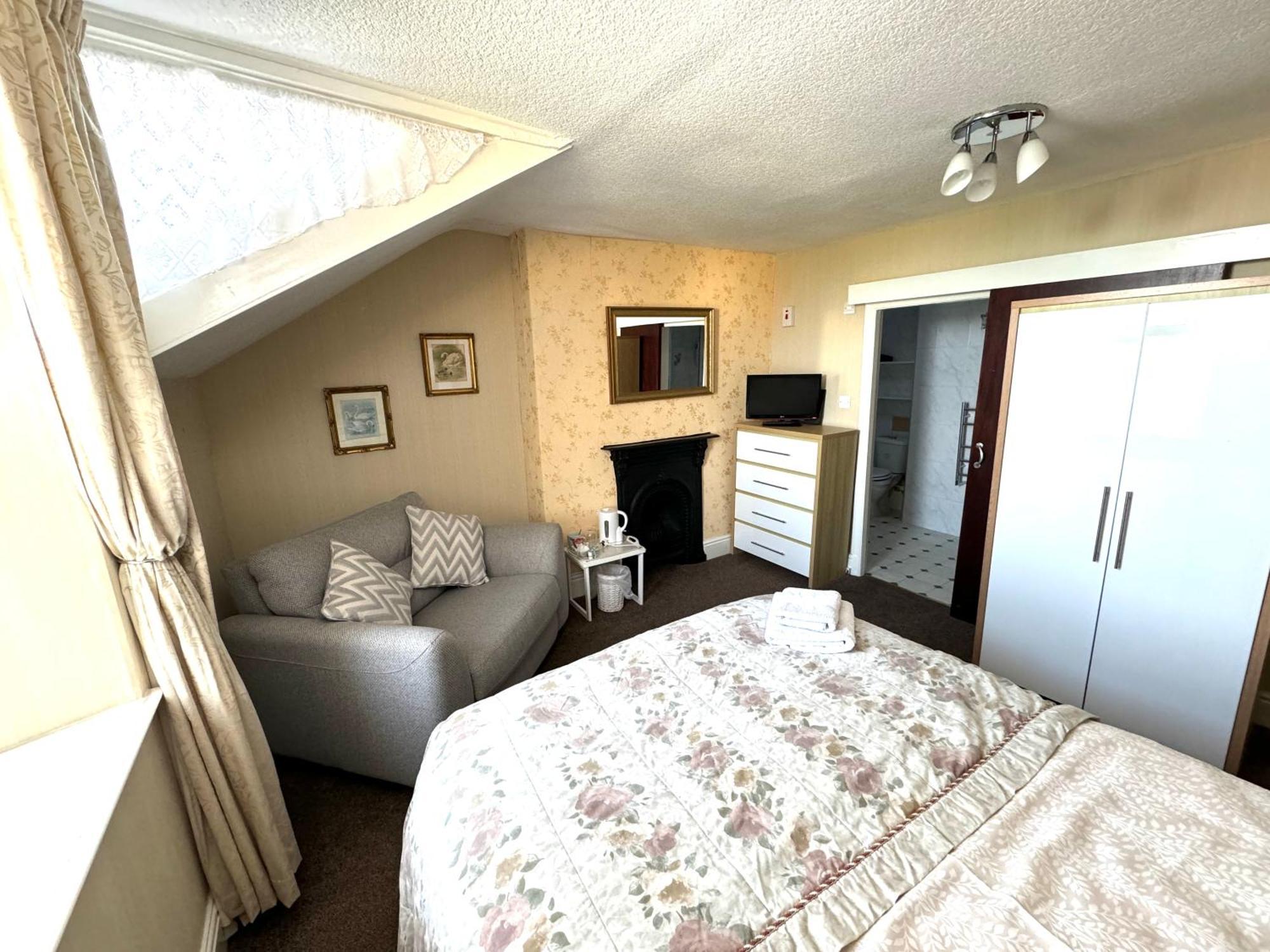 Ashfield Guesthouse Дуглас Экстерьер фото