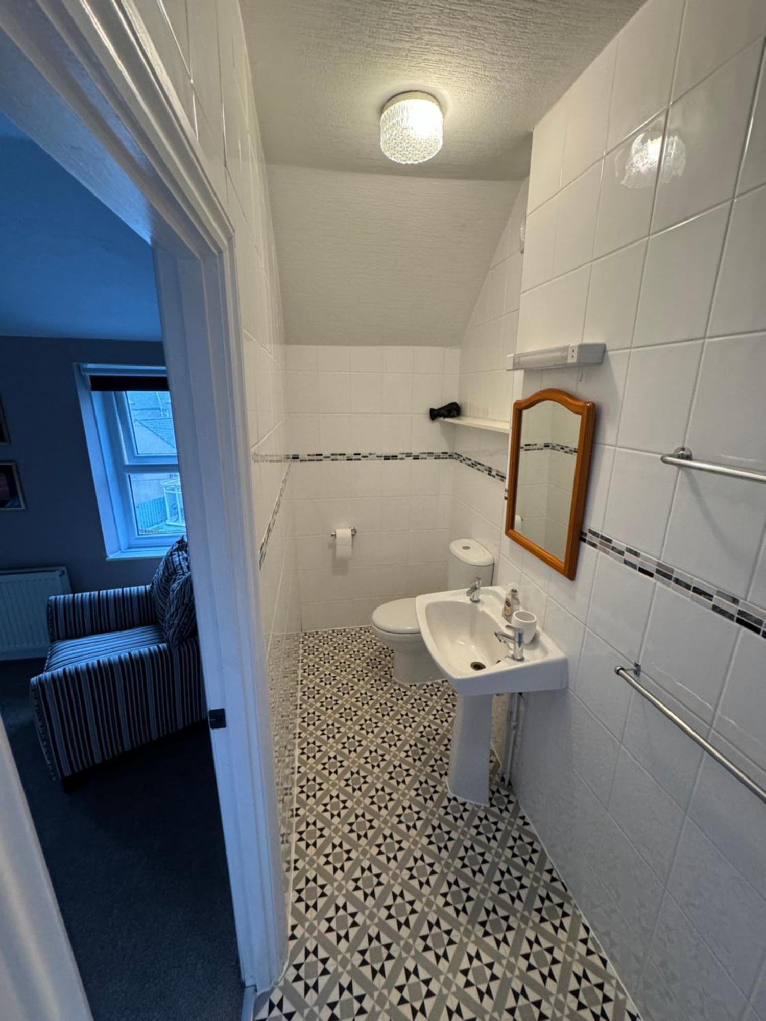 Ashfield Guesthouse Дуглас Экстерьер фото