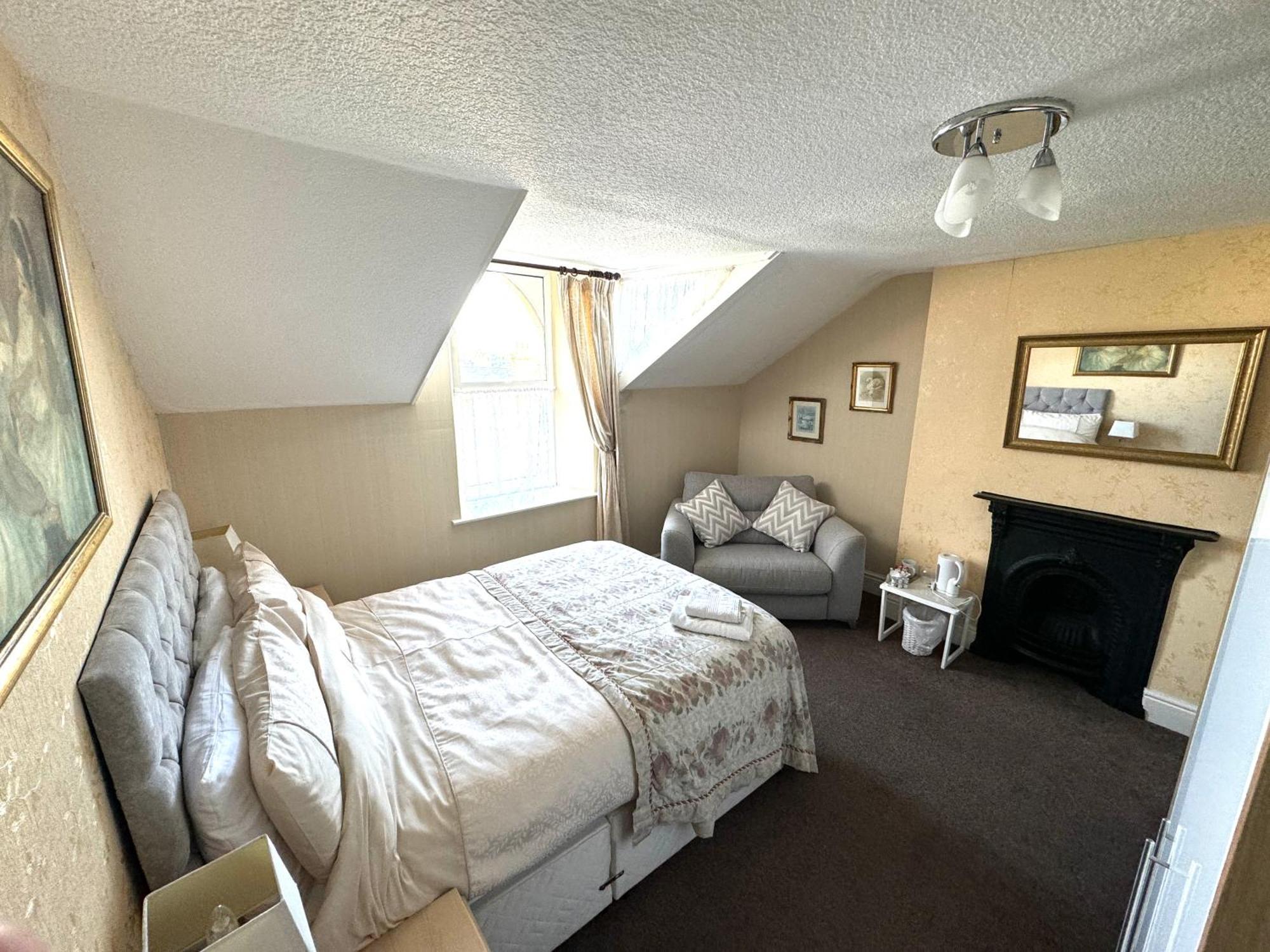 Ashfield Guesthouse Дуглас Экстерьер фото